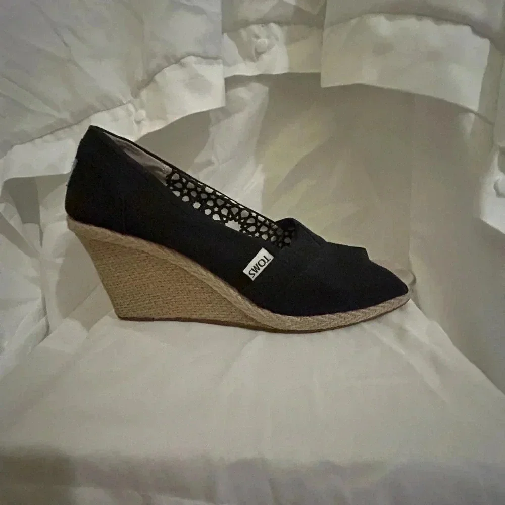 TOMS WO SIZE‎ 9 BLACK OPEN TOE ESPADRILLE WEDGE HEEL SHOES GOOD CLEAN CONDITION